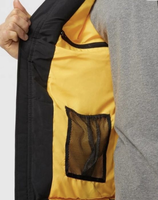 Продам нову безрукавку caterpillar (CAT) оригінал