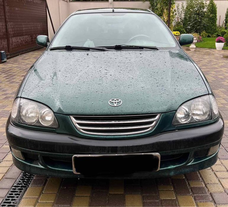 Продам авто Toyota Avensis