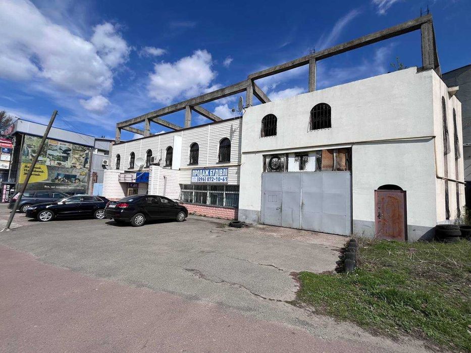 Продаж приміщення 1300м2 район Ріпкинської торгбази