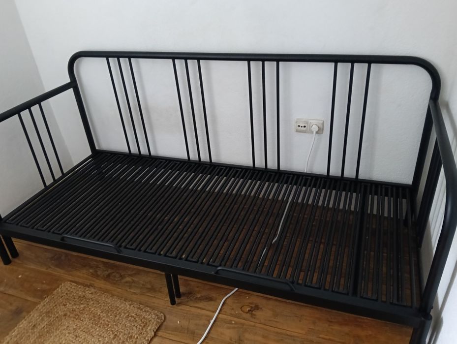 Cama dupla Ikea fyresdal com dois colchões