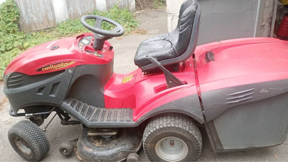 Трактор газонокосарка