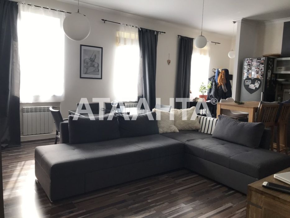 Дом с дизайнерским ремонтом и мебелью . Фонтанка.