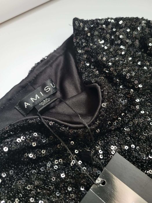 Міді, Спідниця в Паєтки