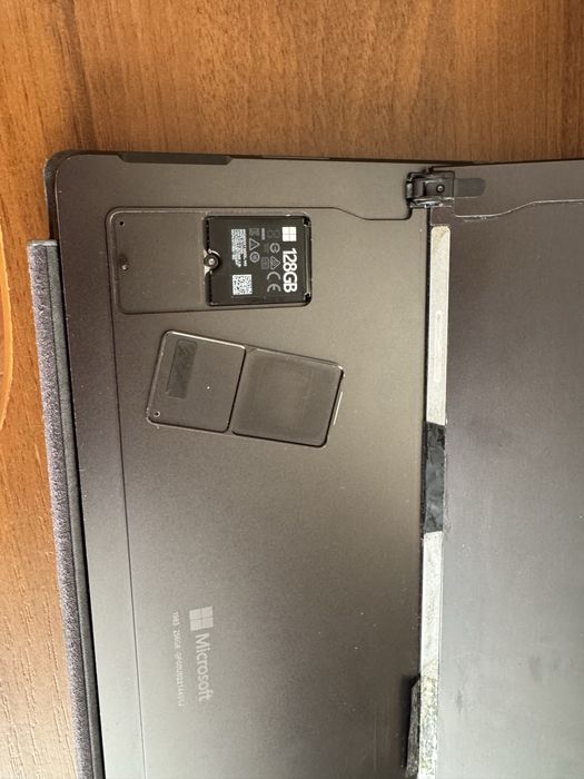 Surface pro 8 8/128 3к екран 120 hz (не працює сенсор)