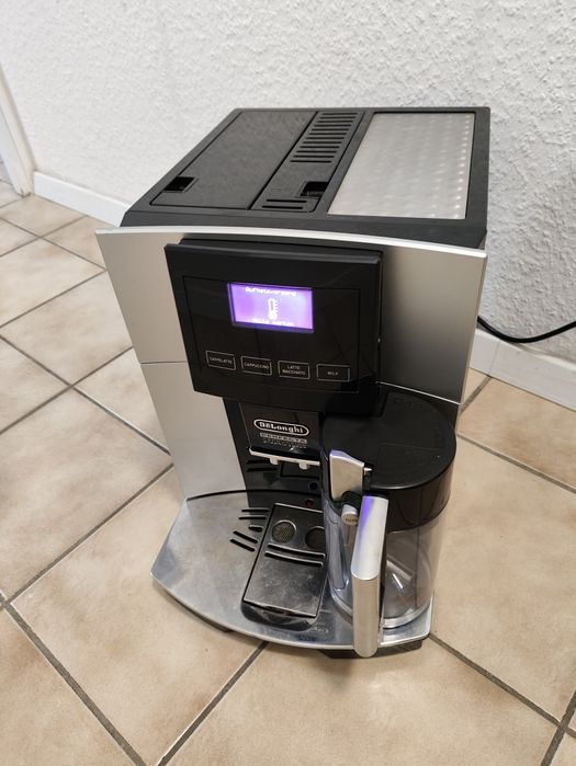 Кавомашина в Кожен Дім ® DeLonghi ESAM 5700 S Perfecta