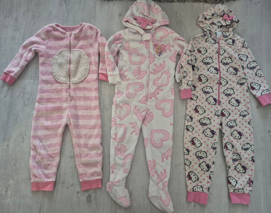 Pajacyki polarowe r.110/116 piżamki polarkowe 3szt. hello kitty