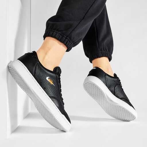 Женские кроссовки Nike Wmns Court Vintage Prm (36.5р.23,5-24см.)