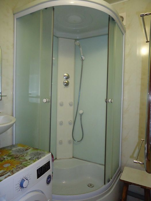 продаж 3 кімнатної квартири Бедзая 3 Слобідська  гарний стан квартири чудовий район,все поруч