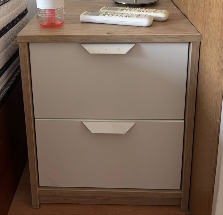 Cómoda Ikea - modelo NYVOLL