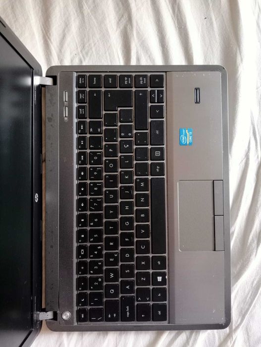 Portátil HP antigo avariado para aproveitamento de peças.