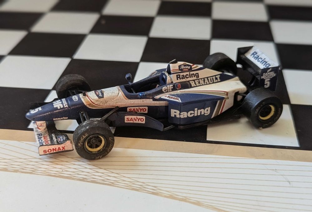 Carro de formula 1 miniatura campeão do mundo Renault  racing 1966
