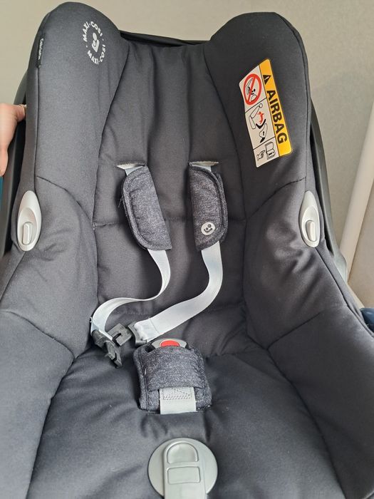 Автокрісло Maxi-Cosi CabrioFix + база + 2 вкладиші + 2 пелюшки