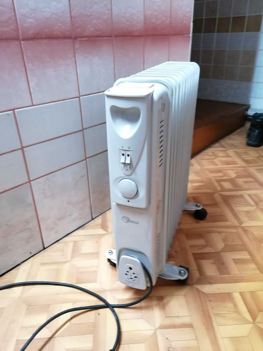 Grzejnik olejowy Focus  2500W szary