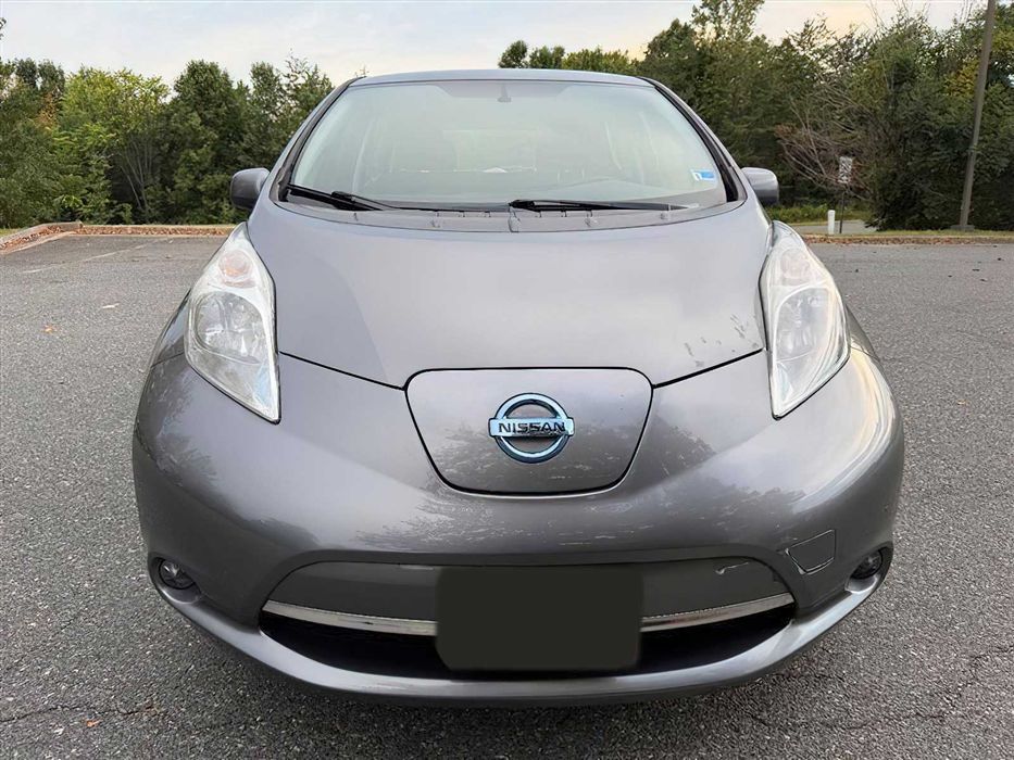 Nissan LEAF      2016