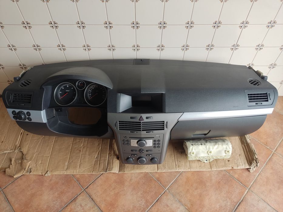 Tablier, vidros dianteiros & chapeleira Opel Astra H