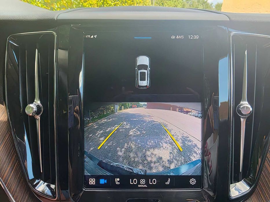Volvo XC60 B5 Momentum      2022