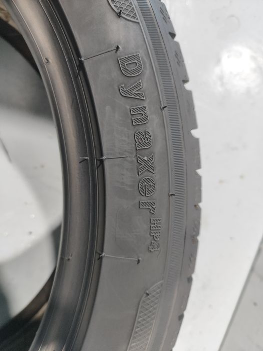 2 pneus semi novos 205-50R17 Kleber - Oferta dos Portes