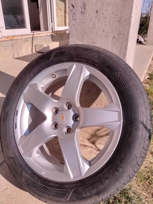 Шини GOODYEAR 215/55 R17 98W