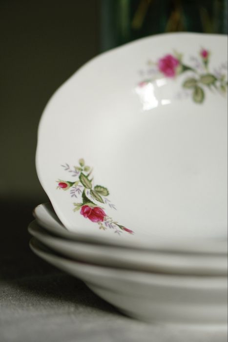 Stare talerze głębokie ceramiczne vintage z rożą prl