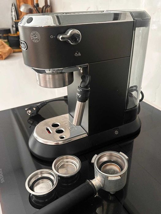 Máquina DeLonghi Dedica Café Expresso