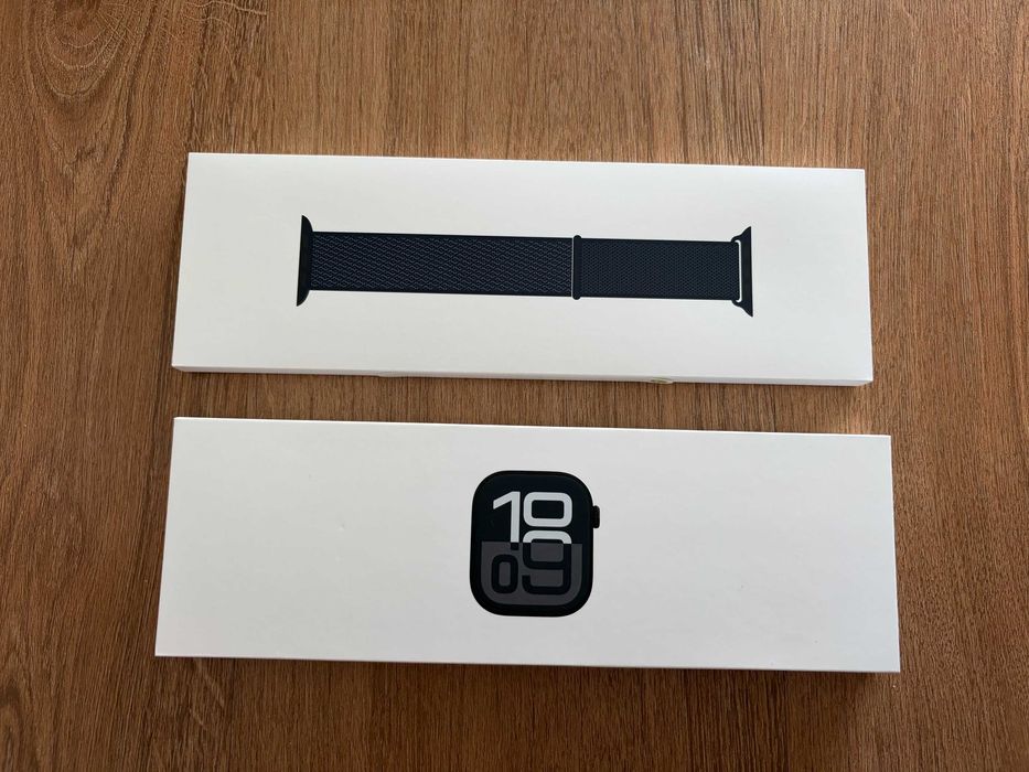 Apple Watch Series 10 GPS 46 mm - Preto / Black - Bracelete Loop Desportiva - Bateria 100% - Novo