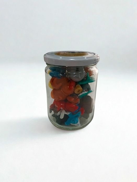 Frasco c/ vários mini brinquedos