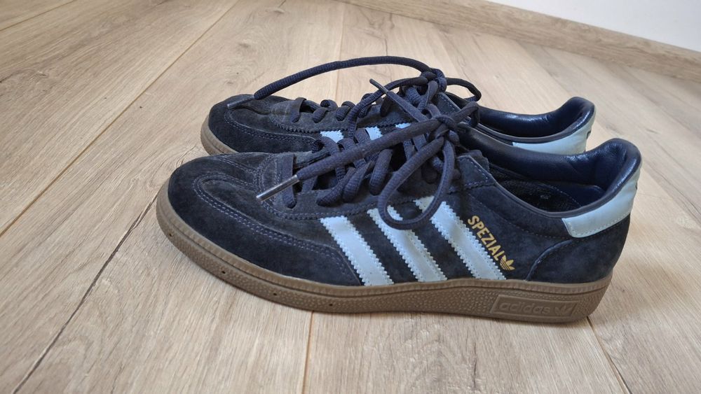 Замшеві підліткові кросівки Adidas 38р стелька 24,5см