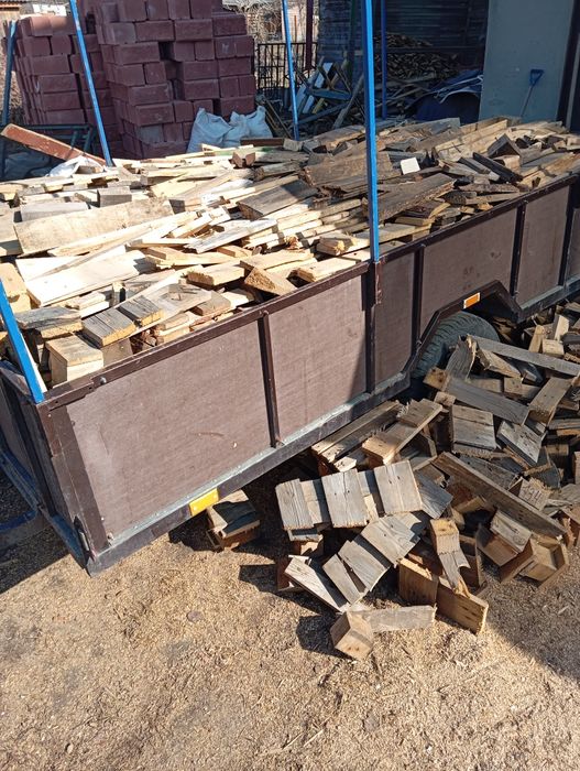 Продам дрова обапол сосна порізані, сухі. Ціна 1100грн.1 метр. куб.