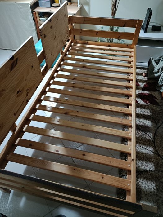 Sofá-cama (colchão incluído)