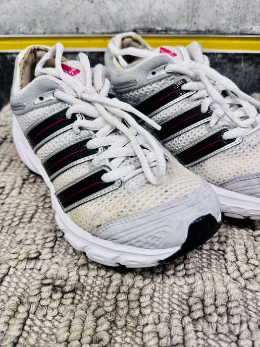 Продам кросівки Adidas.