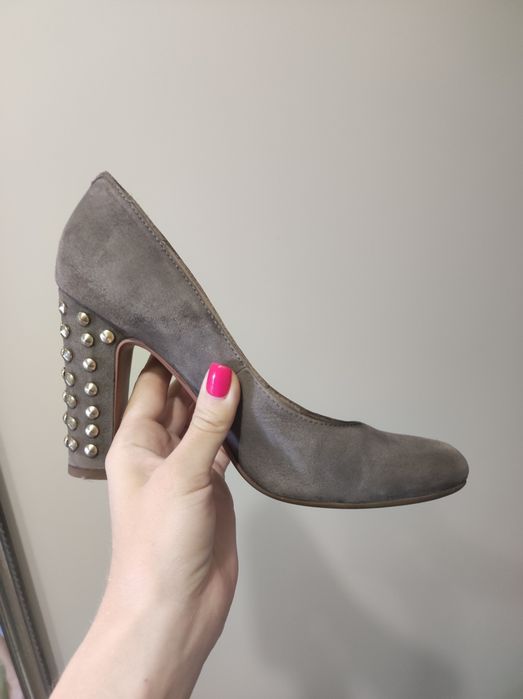 Туфлі сірі замшеві 38 розмір
