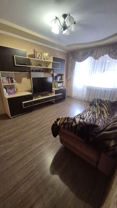 Продам 3-х кімнатну квартиру, р-н Київська