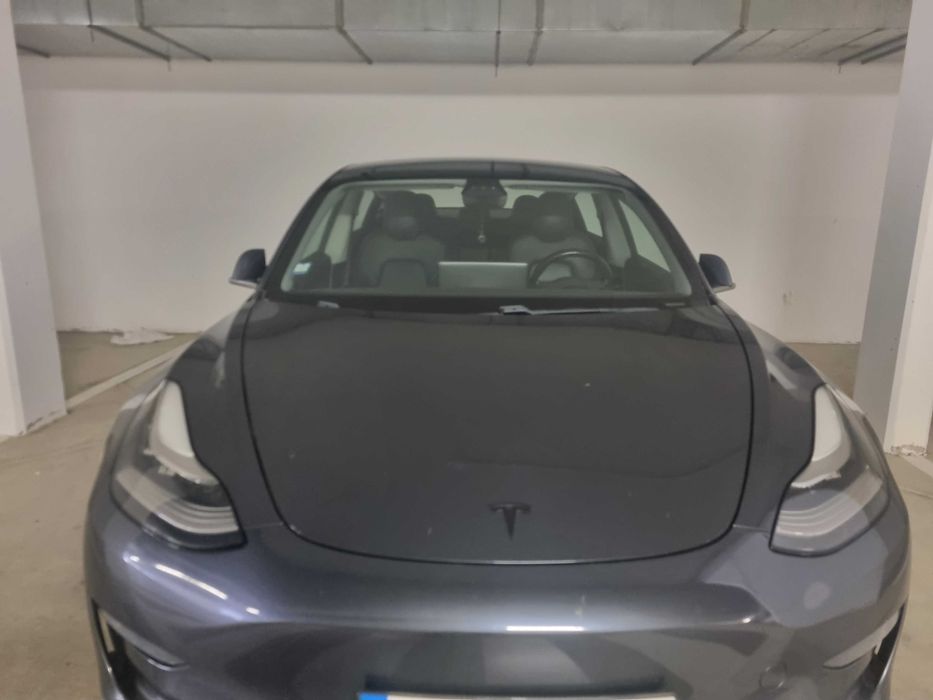 Tesla model 3 performance