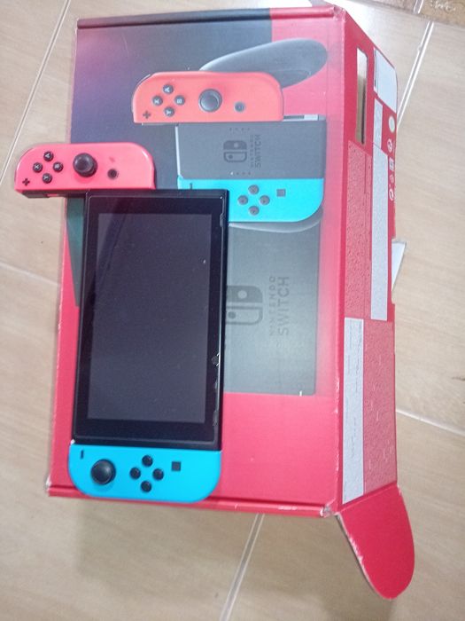 Nintendo Completa + Comando Branco Nintendo + Cartao 128gb + Capas