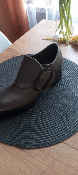 Sprzedam  nowe buty w kolorze grafit