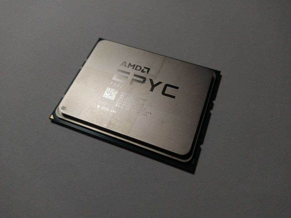 Серверний процесор AMD EPYC 7302