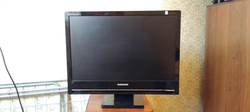 Монітор, телевізор Samsung SyncMaster 225mw 22"