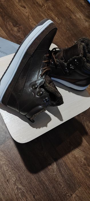 Чоловічі зимові ботинки кросівки