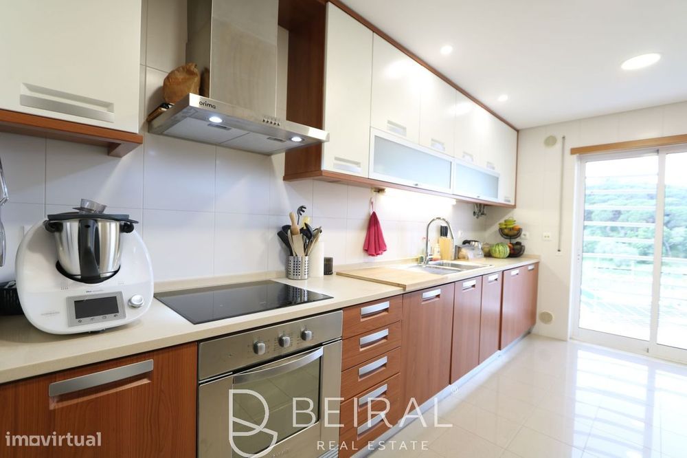Apartamento T2 às portas de Lisboa, com varanda, vista e estacionamen