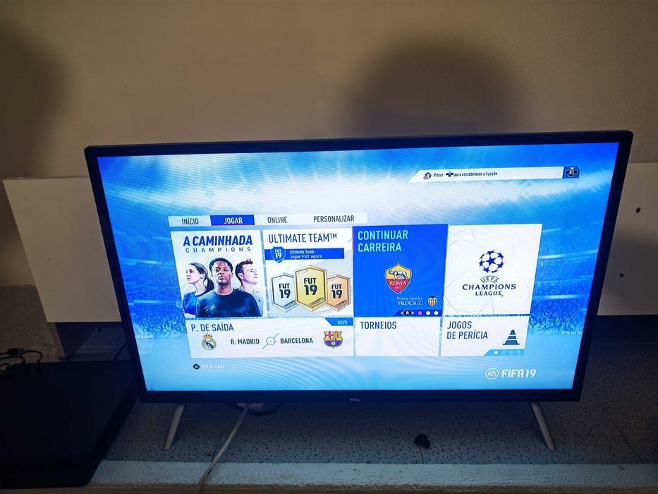 PS4 slim 1TB com dois jogos e TV 32 polegadas.