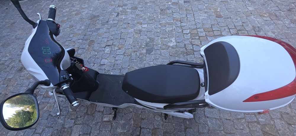 Scooter eléctrica