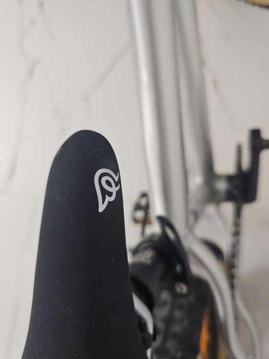 Rower dziecięcy  Early Rider Hellion 16" jak nowy  aluminium