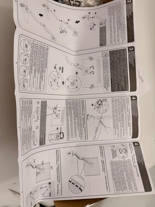 Czarny metalowy uchwyt biurkowy do monitora 13-32