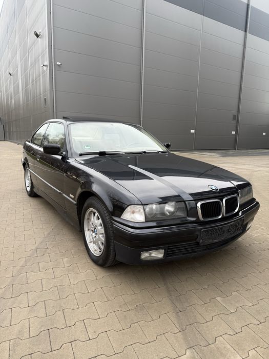 BMW e36 Coupe 323ia M52b25  z vinu Europa Klima Zdrowa Buda Ładny Stan