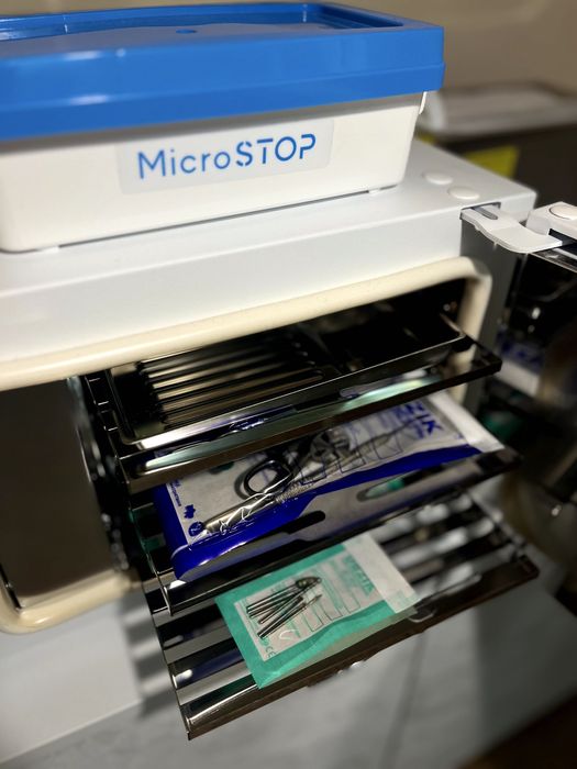 Нарощування нігтів, педикюр. ЦЕНТР, вул. СОБОРНА (наращивание ногтей)