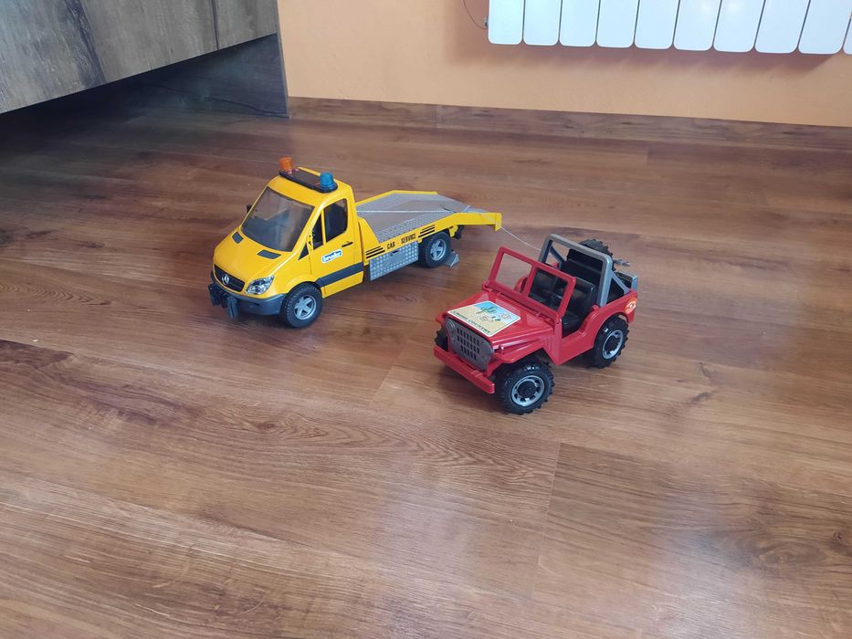 Bruder auto - laweta Mercedes sprinter + JEEP. Na preznt.