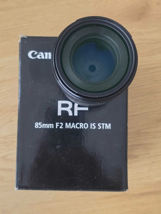 Canon RF 85 mm F/2.0