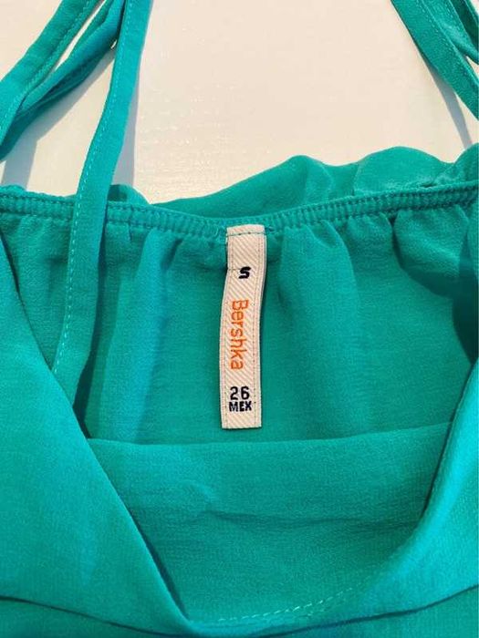 Top verde fluido da Bershka