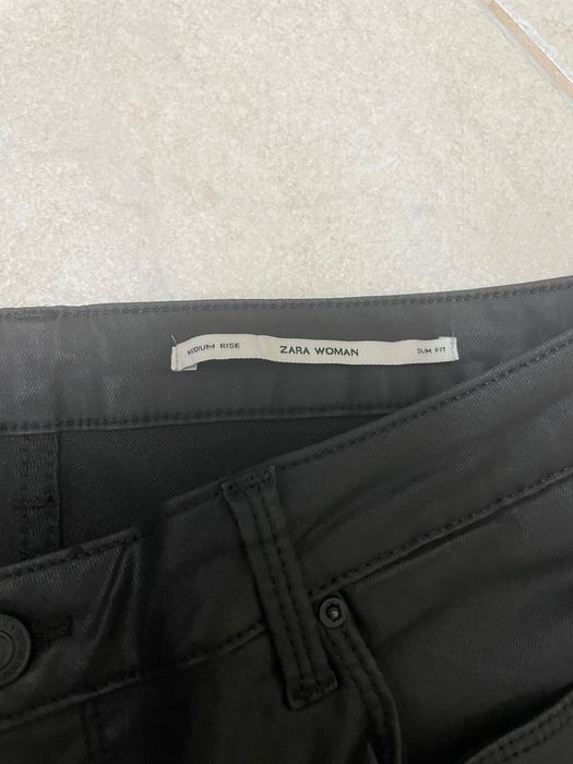 Calças de pele encerada - Marca Zara