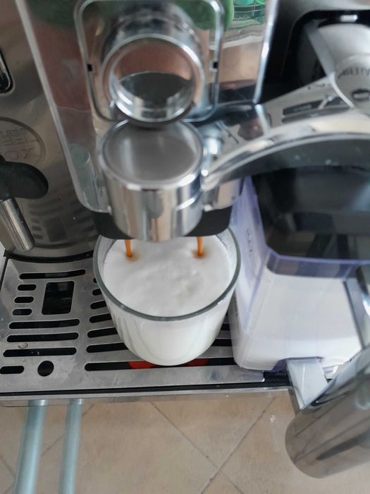 кавомашина з молочником philips saeco exprelia xprelia hd8854